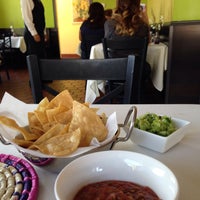 Foto scattata a Cielito Lindo Mexican Gastronomy da Julie G. il 10/22/2013