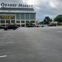 Foto scattata a Alamo Quarry Market da Leandra Lang O. il 7/17/2021