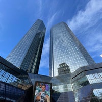 Photo taken at Deutsche Bank Konzernzentrale by Mikhail F. on 10/11/2022