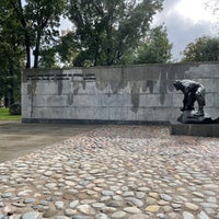Photo taken at Скульптура «Булыжник — оружие пролетариата» by Mikhail F. on 9/4/2021