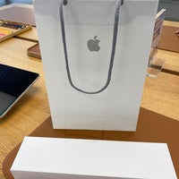 Photo taken at Apple The Galleria by عFع on 10/29/2021