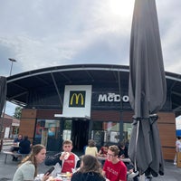 Foto tirada no(a) McDonald&amp;#39;s por Jan v. em 7/7/2021