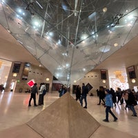 Photo taken at Carrousel du Louvre by Stefano 🦪 on 1/5/2023