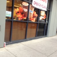 Photo taken at Dunkin&amp;#39; Donuts by Vietvet52 on 12/5/2012