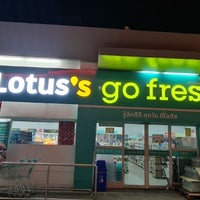 Photo taken at Lotus&amp;#39;s Go Fresh by AorPG R. on 2/1/2023