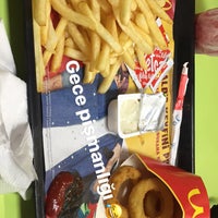 Photo taken at McDonald&amp;#39;s by Maide U. on 8/4/2017
