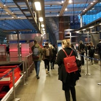 Photo taken at Platform 2 by Gordon C. on 11/27/2017