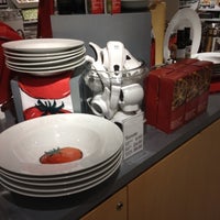 Photo taken at Crate &amp;amp; Barrel by Janet on 9/19/2012