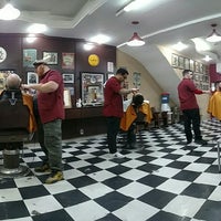 Photo taken at Barbearia Nápoles by Luis Henrique M. on 7/4/2017