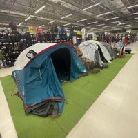 Photo taken at Decathlon by Claudia R. on 10/4/2022