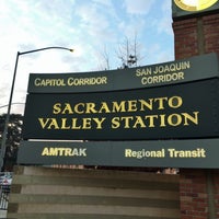 Photo taken at SACRT Light Rail Sacramento Valley Station by 鶴 ラ. on 12/10/2018