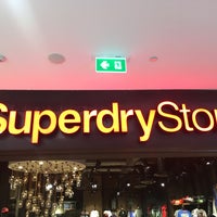 Photo taken at Superdry by 🦄ハネマーマニー勝浦🕶️ on 4/14/2018