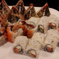 Снимок сделан в Kobe Sushi Japanese Steakhouse пользователем Grace C. 11/3/2012