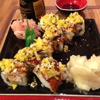 9/28/2012 tarihinde Dominika M.ziyaretçi tarafından Oishii Sushi'de çekilen fotoğraf