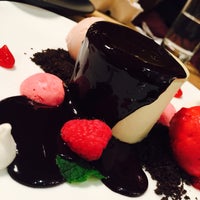Das Foto wurde bei Spot Dessert Bar von Rosi L. am 3/16/2015 aufgenommen