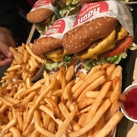 Photo taken at The Habit Burger Grill by Sandra P. on 12/31/2019