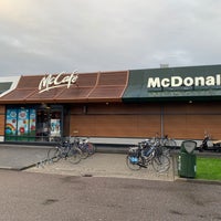 รูปภาพถ่ายที่ McDonald&amp;#39;s โดย Wim N. เมื่อ 10/26/2018