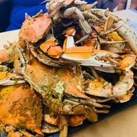 Photo taken at Bethesda Crab House by Phoebe on 6/18/2022