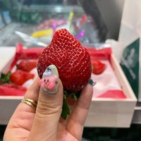 Photo taken at Shibuya Nishimura Fruit by Veronica . on 12/11/2023