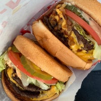 Photo taken at In-N-Out Burger by Veronica . on 4/16/2021
