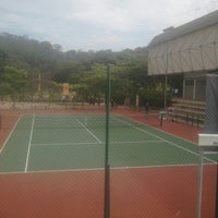 Photo taken at Quadra de Tennis Sesc Itaquera by João Kleber S. on 1/25/2013