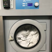 5/26/2018에 Scott H.님이 Spin Laundry Lounge에서 찍은 사진