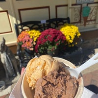 Photo taken at Scruffy&amp;#39;s Ice Cream Parlor by Jillian P. on 9/20/2020