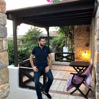 Photo taken at Kıvanç Suites Yalıkavak by Burak D. on 9/8/2018