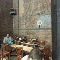 5/18/2013 tarihinde Emmanuel D S.ziyaretçi tarafından Taszo Espresso Bar'de çekilen fotoğraf