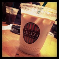 Photo taken at タリーズコーヒー (TULLY&amp;#39;S COFFEE) ガーデンウォーク幕張店 by Masa T. on 10/5/2012