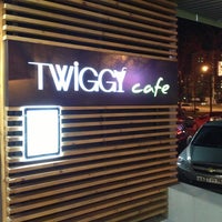 รูปภาพถ่ายที่ TWIGGY café โดย Alexander M. เมื่อ 11/10/2013