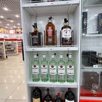 Photo taken at Duty Free by Princessa A. on 11/3/2022
