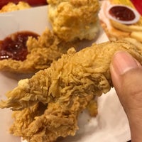 Photo taken at Texas Chicken by Ger L. on 8/2/2017
