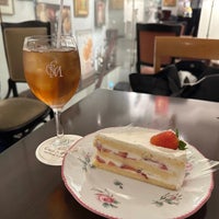 Photo taken at Café de Ginza Miyuki-Kan by Yoshihiro on 7/14/2023