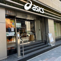 Photo taken at Asics Store Tokyo by Yoshihiro on 2/26/2022