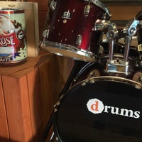 Foto diambil di Drums Rock Cafe oleh George F. pada 1/21/2018