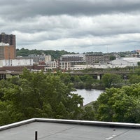 Photo taken at Courtyard by Marriott Boston Cambridge by Gary B. on 6/4/2023