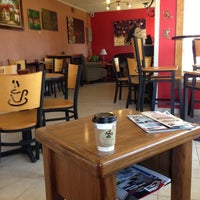 Foto scattata a Cordoba Cafe da Saul S. il 10/31/2012