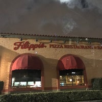 Das Foto wurde bei Filippi&amp;#39;s Pizza Restaurant and Bar von Wade C. am 2/12/2017 aufgenommen