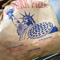 9/7/2018 tarihinde Tanya Mitchell G.ziyaretçi tarafından New York Pizza - South End'de çekilen fotoğraf