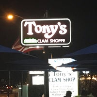 Photo taken at Tony&amp;#39;s Clam Shop by Tanya Mitchell G. on 9/22/2019