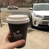 Foto tomada en Peet&amp;#39;s Coffee &amp;amp; Tea  por Jesika M. el 4/9/2019