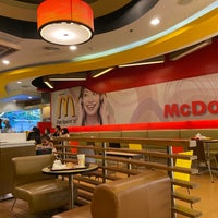 Photo taken at McDonald&amp;#39;s &amp;amp; McCafé by BVLLXINGHV on 7/3/2022