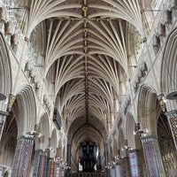 Foto tirada no(a) Exeter Cathedral por Lieke em 7/5/2023