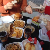 9/28/2013 tarihinde Zoe S.ziyaretçi tarafından Brookside Burger Co.'de çekilen fotoğraf