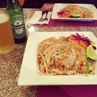 Photo prise au Samila Thai Restaurant par Ivan D. le3/22/2013