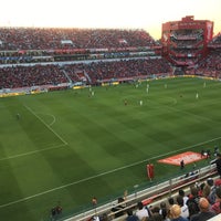 Foto tirada no(a) Estadio Libertadores de América - Ricardo Enrique Bochini (Club Atlético Independiente) por Kohei M. em 12/3/2018