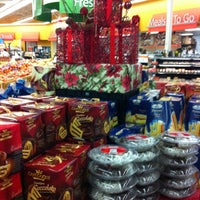 Foto diambil di Walmart Supercentre oleh Cassandra pada 12/4/2012
