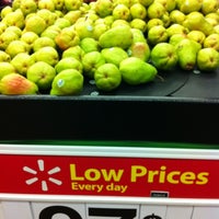 Foto diambil di Walmart Supercentre oleh Cassandra pada 11/7/2012