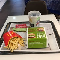 Photo taken at McDonald&amp;#39;s by Antonello D. on 11/7/2016